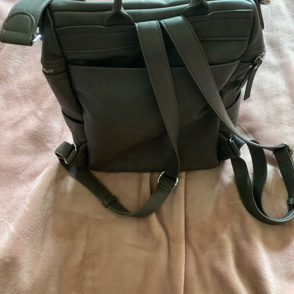 Gorgeous grey leather handbag/backpack - Picture 4 of 4